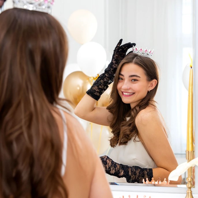 Dekoracja na tort KORONA SREBRNA z różowymi i srebrnymi kryształkami 10cm