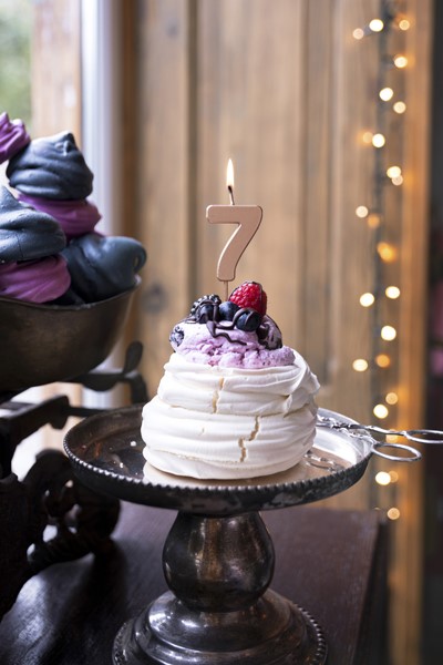 Świeczka cyferka  7 na piku miedziana