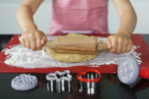 Dlaczego warto zaprosić dziecko do swojej kuchni?