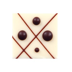 Dekoracje czekoladowe KWADRATY BIAŁE ZE WZOREM 3cm - 264szt.
