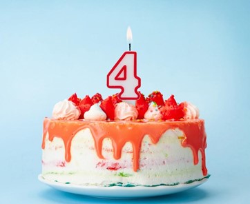 Świeczka cyferka 4 - czerwona