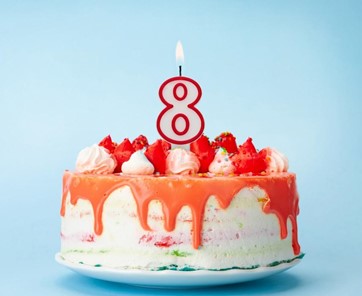 Świeczka cyferka 8 - czerwona