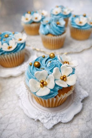 Kwiatki małe Białe ze złotą perełką /25szt.