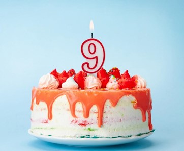 Świeczka cyferka 9 - czerwona