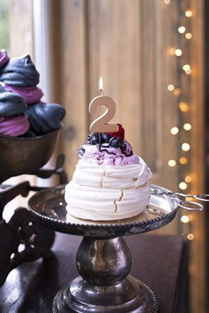 Świeczka cyferka  2 na piku miedziana